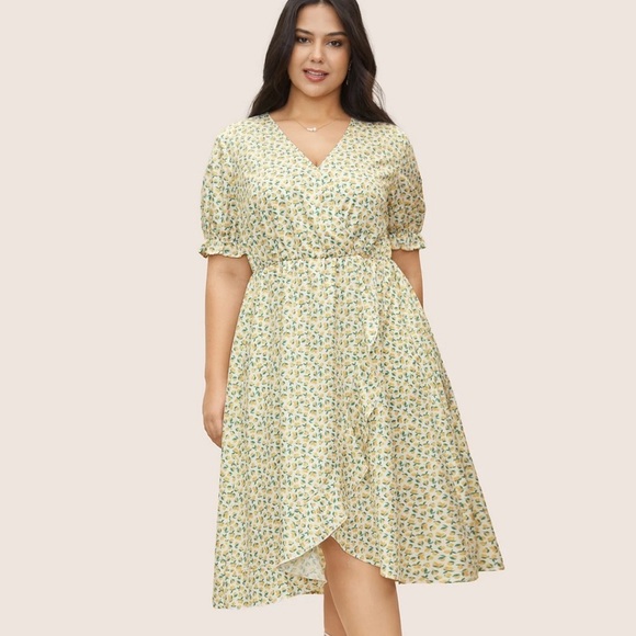 BloomChic Plus Size 6XL Citrus Lemon Print Overlap Collar Lantern Sleeve Dress - Picture 1 of 8